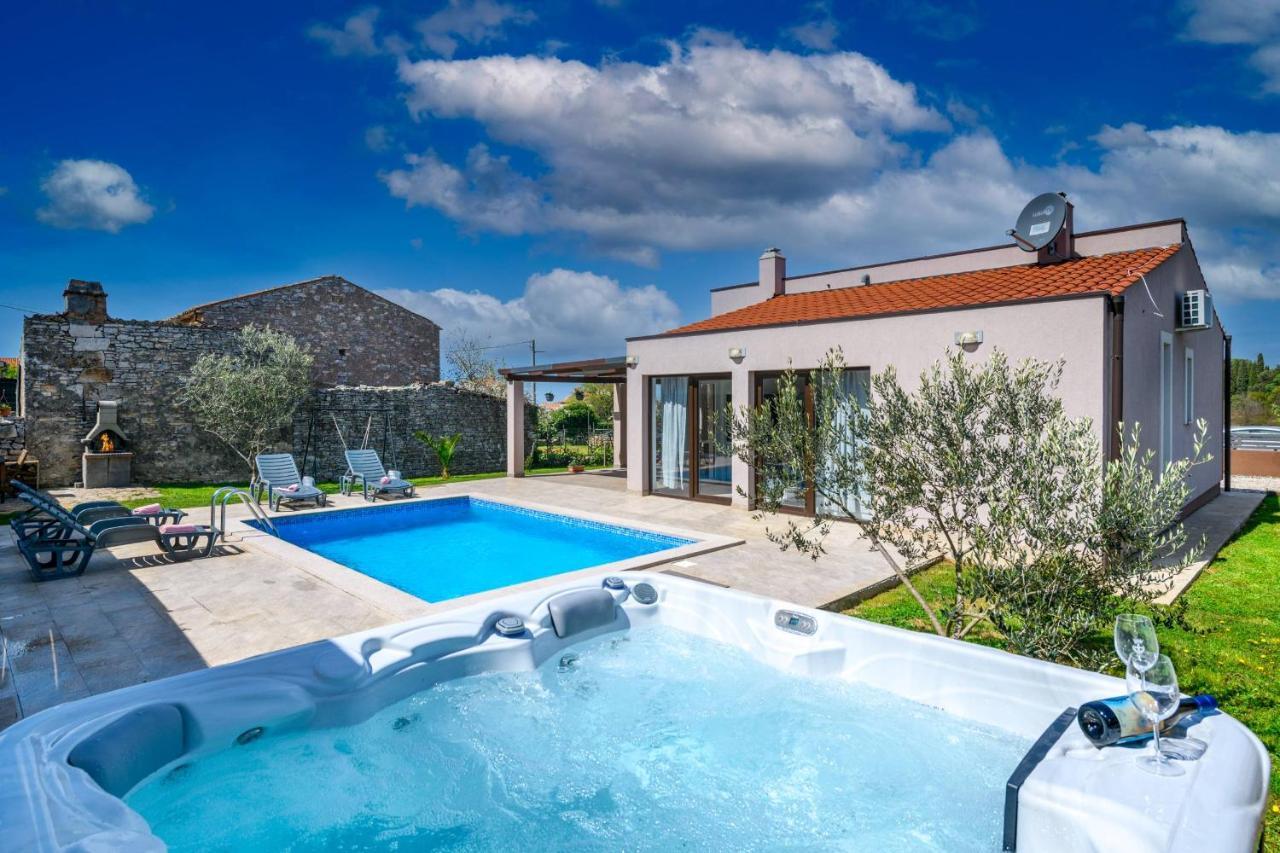 Bobo Family House With Pool Villa Vodnjan Exterior foto