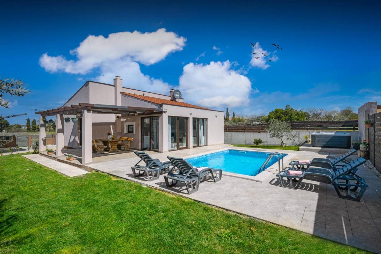 Bobo Family House With Pool Villa Vodnjan Exterior foto