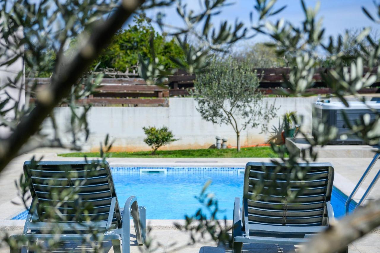 Bobo Family House With Pool Villa Vodnjan Exterior foto