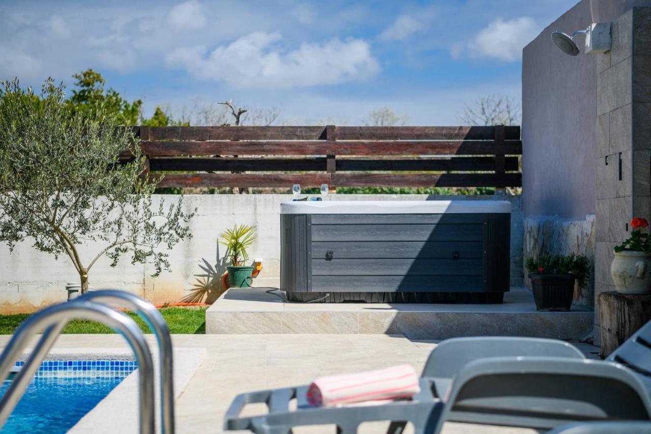 Bobo Family House With Pool Villa Vodnjan Exterior foto